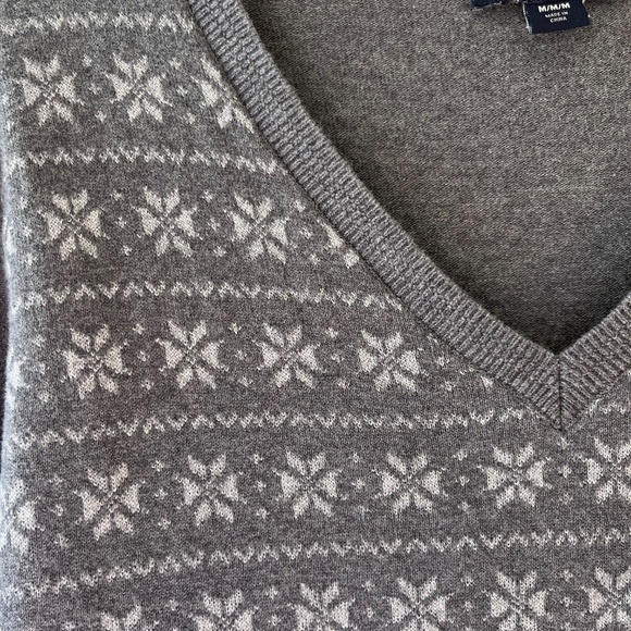 Nautica Sz M Snowflake Print V Neck Gray Sweater Pullover Stretch - Picture 4 of 10